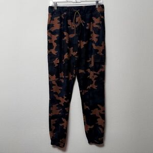 Zyia Camo Cargo Joggers Size Small